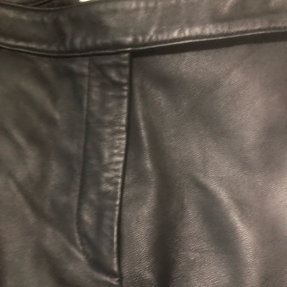 Size 8 HOLT RENFREW black leather pant. - Picture 2 of 13